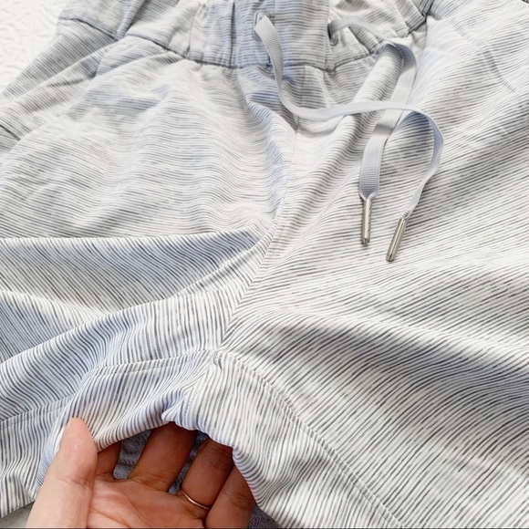 Lululemon‎ On The Fly Crop (23" Inseam) - Picture 8 of 11
